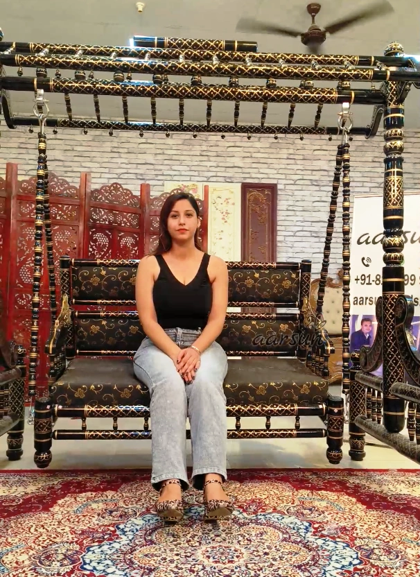 रॉयल ब्लैक एंड गोल्ड वुडेन संखेडा झूला दृश्य 7